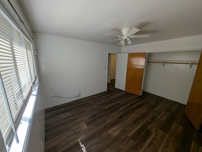 Photo - 220 W 1st Ave Unidad B