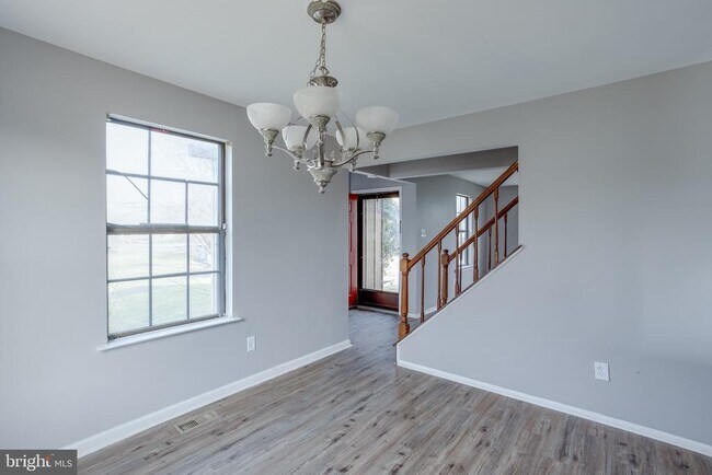 Photo - 101 Bayberry Ct