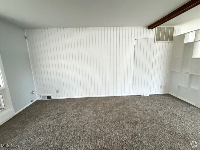 Building Photo - 866 Warrington Rd Rental