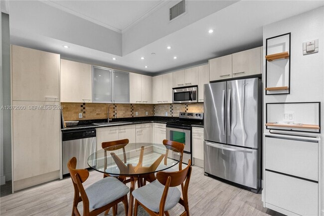 Building Photo - 1350 NW 8th Ct Unit A2-4