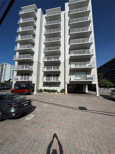 Building Photo - 95 N Birch Rd Unit 402 Rental