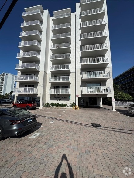 Building Photo - 95 N Birch Rd Unit 402 Rental