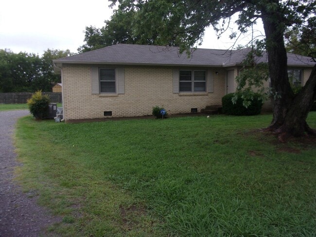 Photo - 208 Westhill Dr