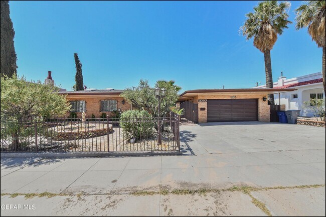 3030 Aurora Ave