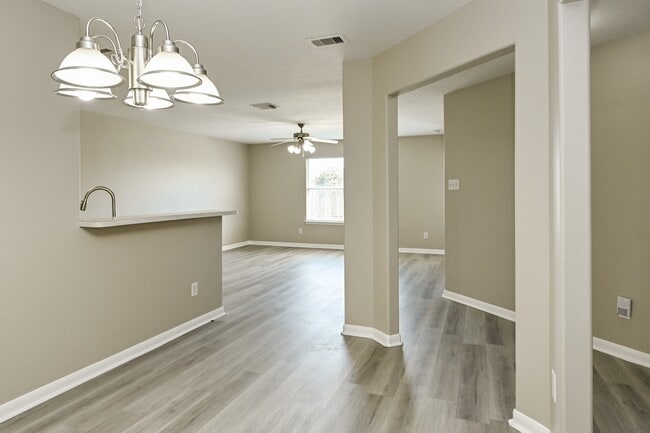 Photo - 6823 Garnet Trail Ln