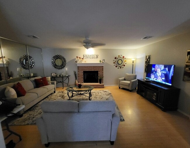 Photo - 1205 W Richmond St