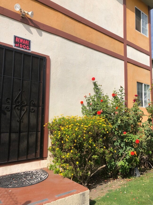 Building Photo - 11881 Jefferson Blvd Unit 3