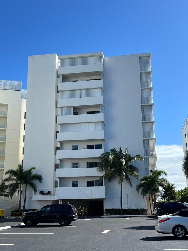 Photo - 3580 S Ocean Blvd Unidad 2d