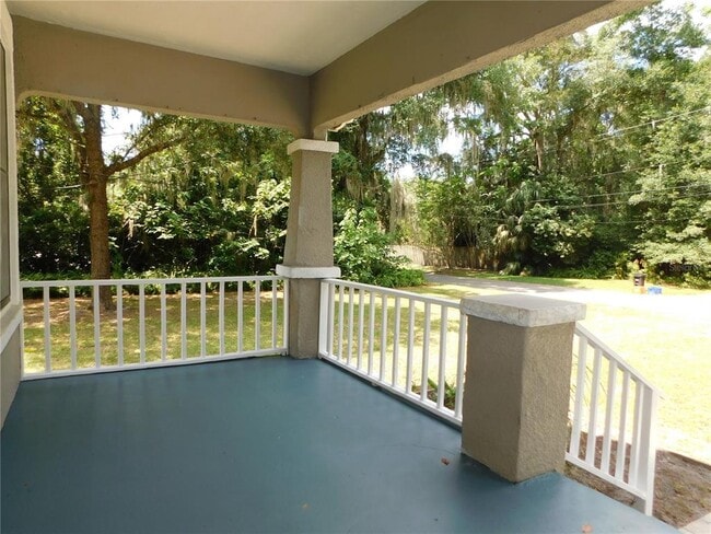 Photo - 541 NE 11th St