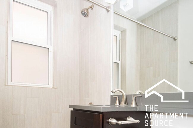 Photo - 511 W Belmont Ave Unit 5