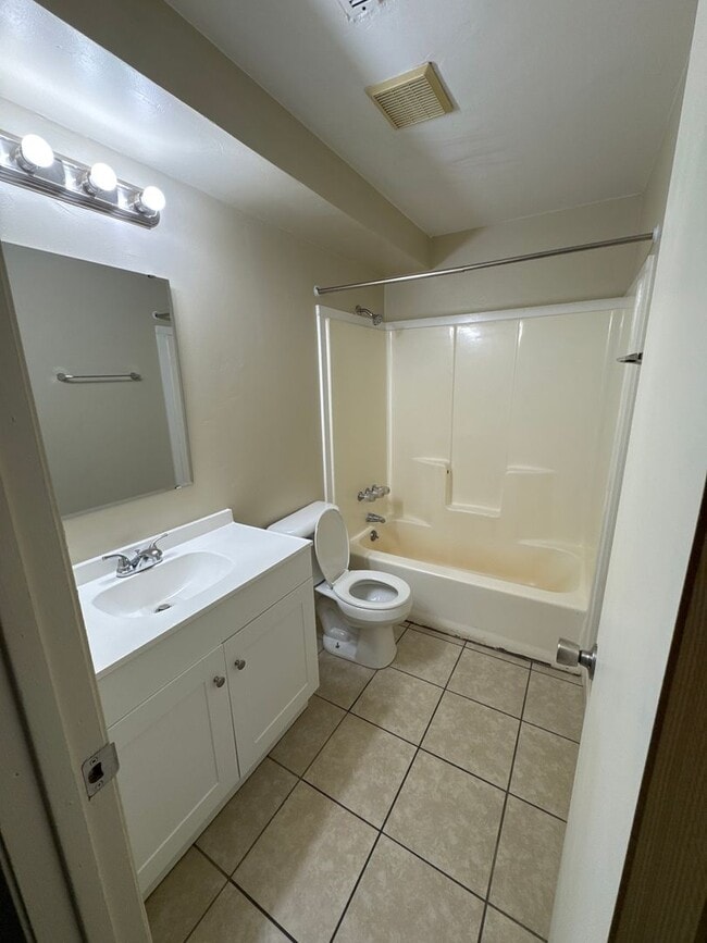 Photo - 568 E 250 N Unit 1