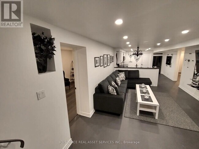 Photo - 32 Ontoro Blvd