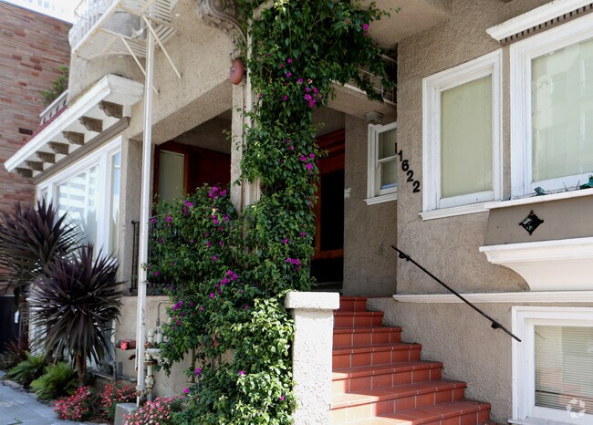 Photo - Laconia Apartments