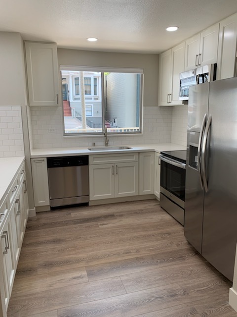 Remodeled Kitchen with SS Appliances - 2030 Vallejo Street Apartments