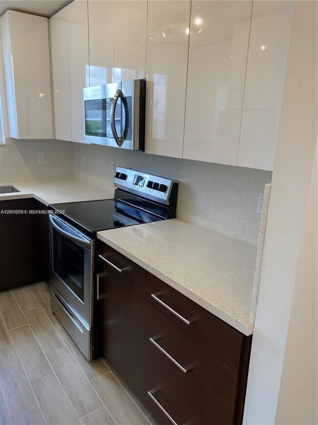 Photo - 312 E 6th St Unidad A
