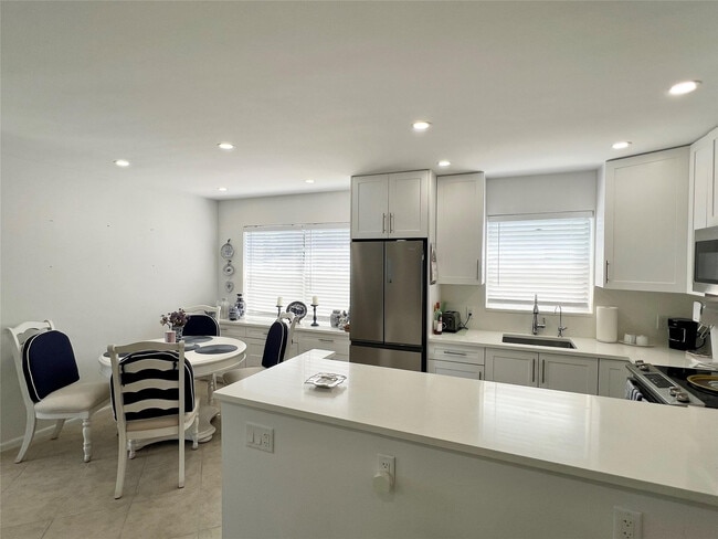 Photo - 531 Durham Cir Unidad 548
