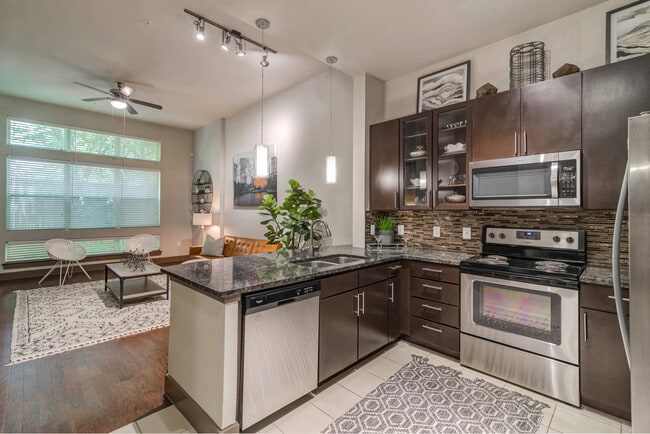 Photo - 1 Month Free on a 2/2 in Central Houston! Unit 5HP1