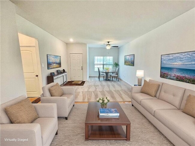 Photo - 126 Fox Glen Trl