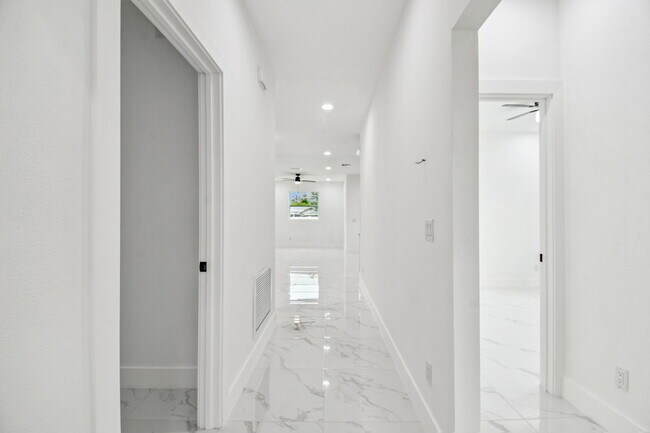 Photo - 1403 W 9th St