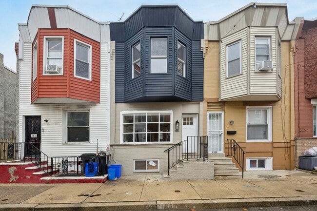 Photo - 2320 Watkins St