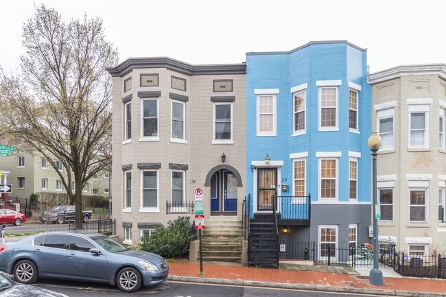 Stunning premium corner Townhome condo in ... - Stunning premium corner Townhome condo in ...
