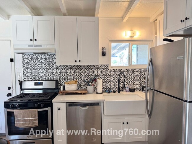 Photo - Cozy & Furnished 2 Bed 1 bath Home!
