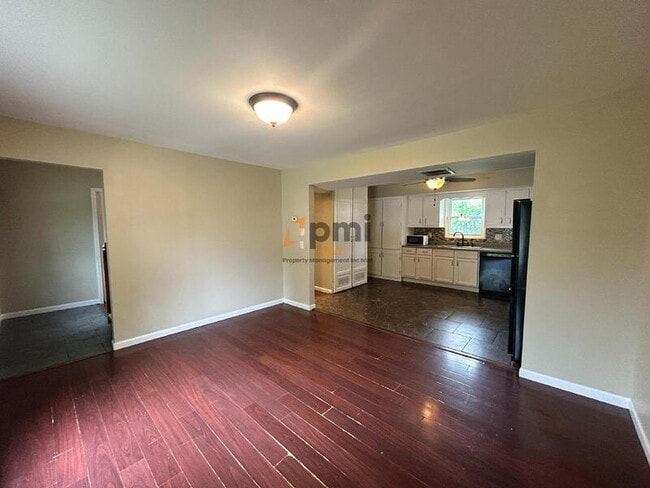 Photo - 385 Briarwood Dr