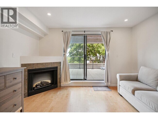 Photo - 997 W 22nd Ave Unité 305