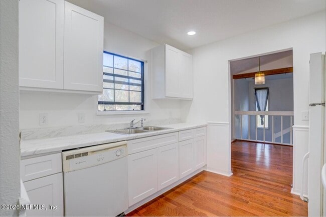 Photo - 726 Plainfield Ave