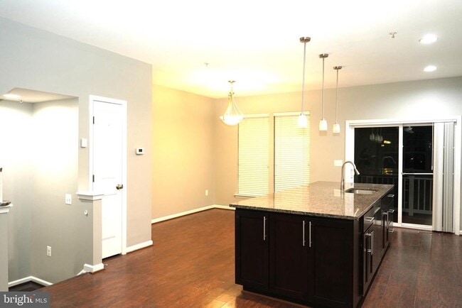 Photo - 22410 Glenbow Way