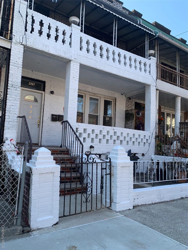 Building Photo - 426 Essex St Rental