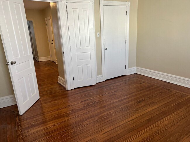 Photo - 716-718-718 Washington St Unit 718 W Washington - Apt 2
