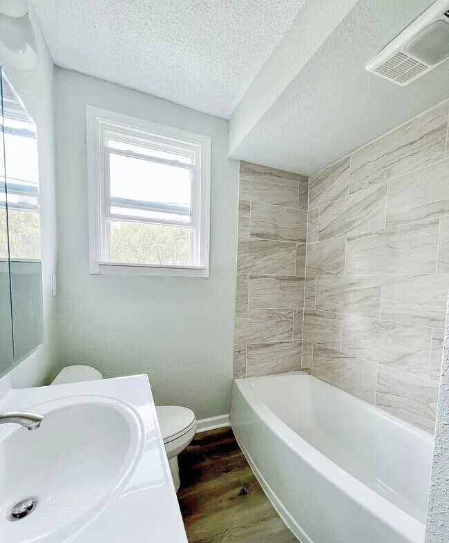 Photo - 133 E Edgemont Ave