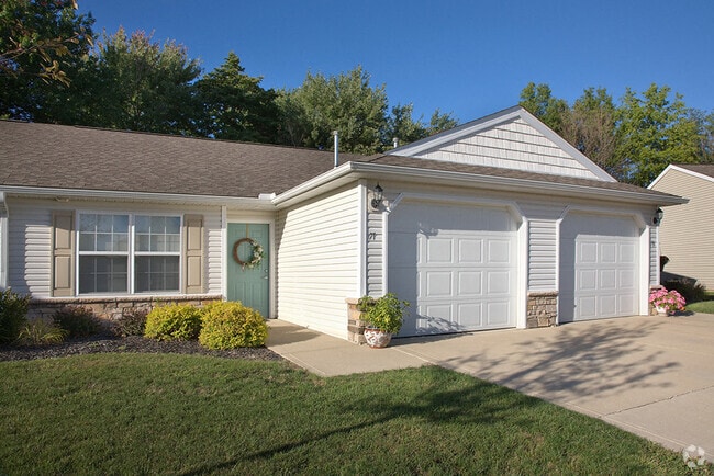 Building Photo - Redwood Elyria Rental