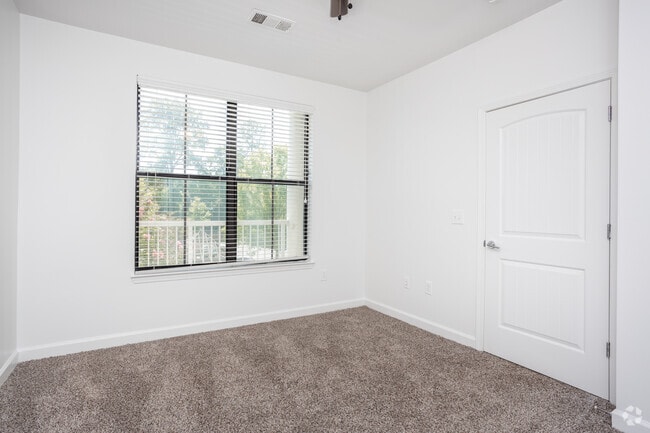 2BR, 2BA - 1,202 SF