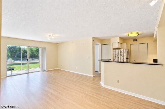 Building Photo - 8265 Ibis Club Dr Unit 602