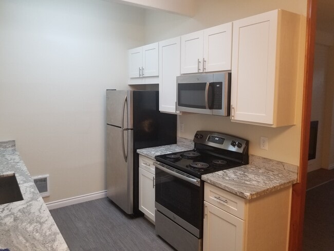 Photo - 14244 SE Allen Rd Apartment Unit upper