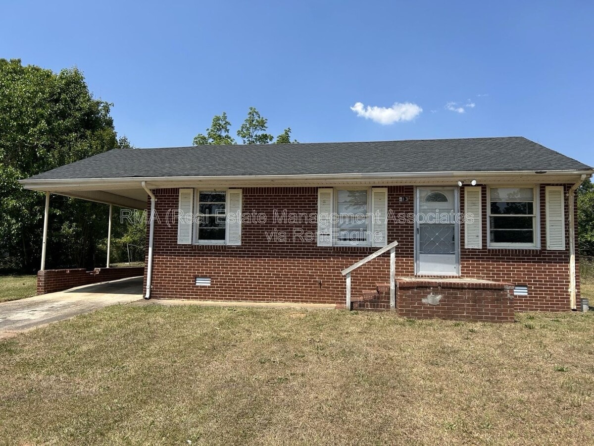 Photo - 413 Springview Dr