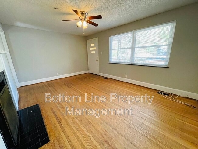 Photo - 725 Tom Sadler Rd