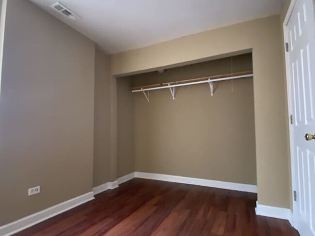 3000 S Kedvale Ave Unit 1st Floor Front