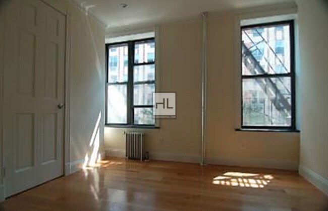 Photo - E 6TH ST. Unidad 1E