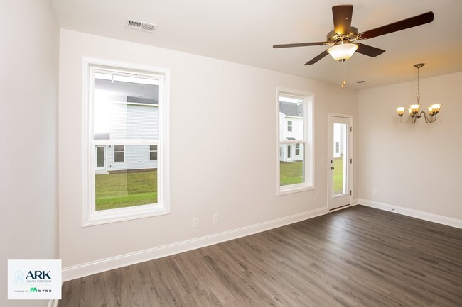 Photo - 122 Sidney Walk Ln
