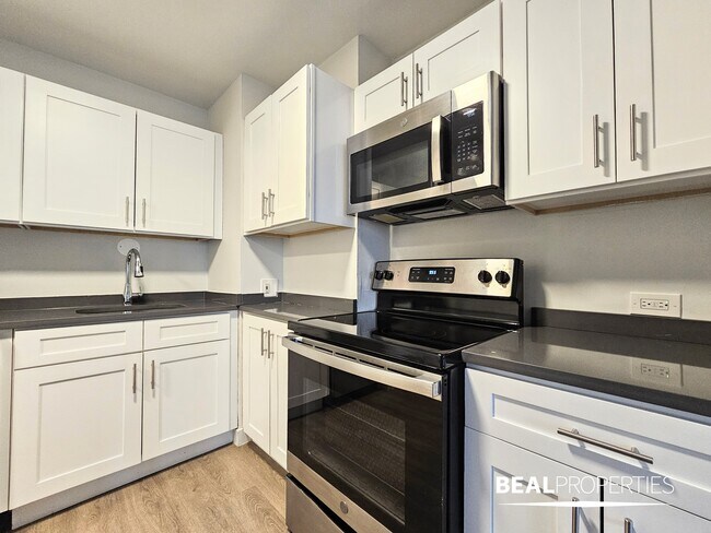 Photo - 1342 N Dearborn St Unit 1 Bed