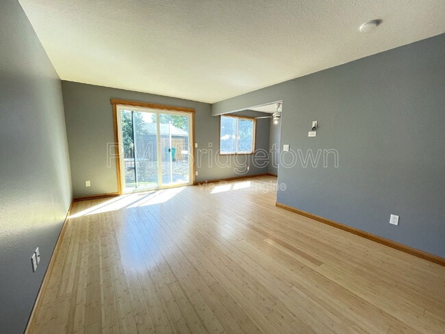 Photo - 4704 NE 28th Ave