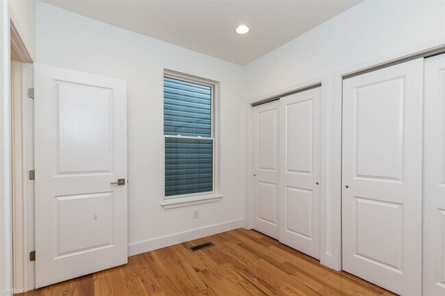 Photo - 2 br, 1 bath Triplex - 2308 E LEHIGH AVE U... Unit B