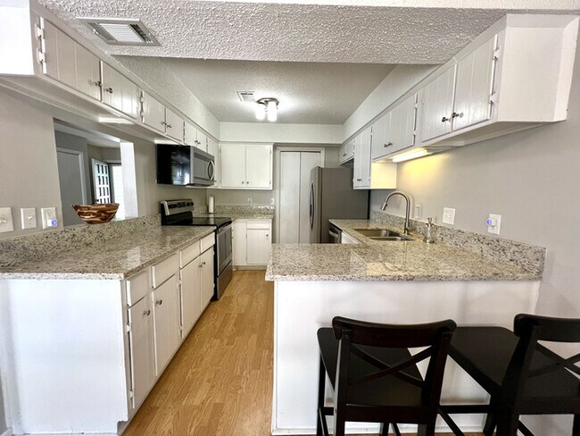 Photo - 184 Mariners Row