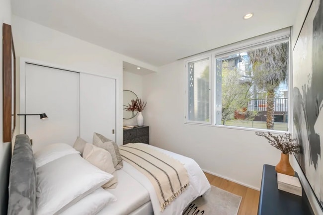 Photo - 147 Albion St