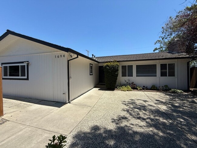 Building Photo - Beautifully Updated and Perfectly Located 4 Bedroom 3 Bath Home in West San Jose!