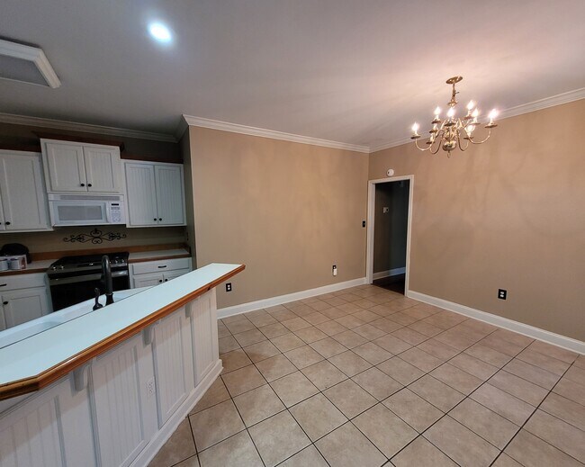 Photo - 201 Bryan St