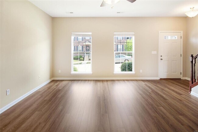 Photo - 209 Candice Way